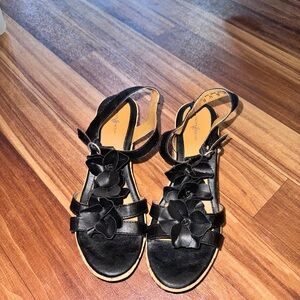 Jaclyn Smith Black Floral Sandals